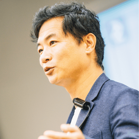 梅岡比俊先生（医療法人梅華会グループ理事長）